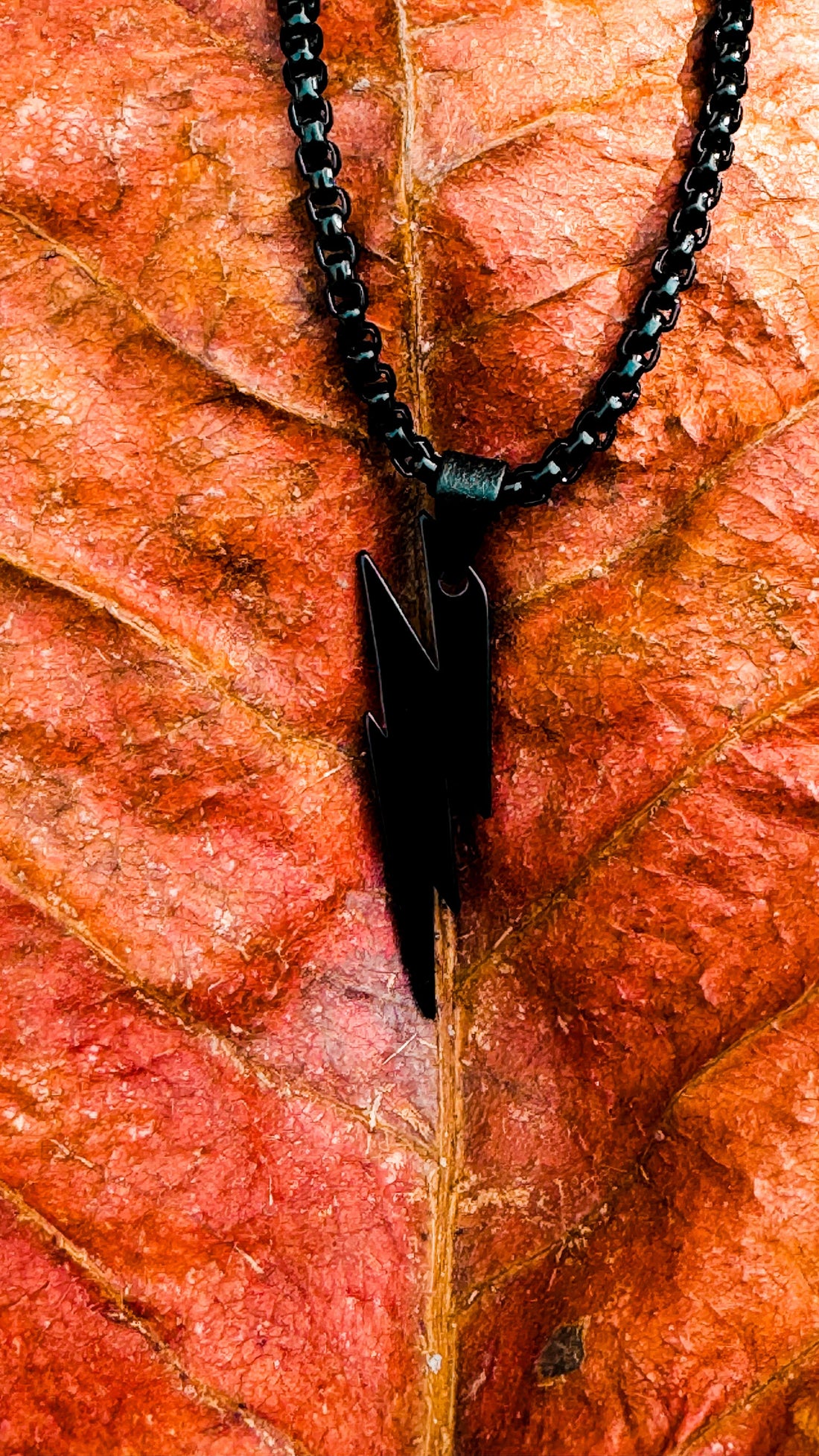 Lightning bolt pendant (black) - Finest Official