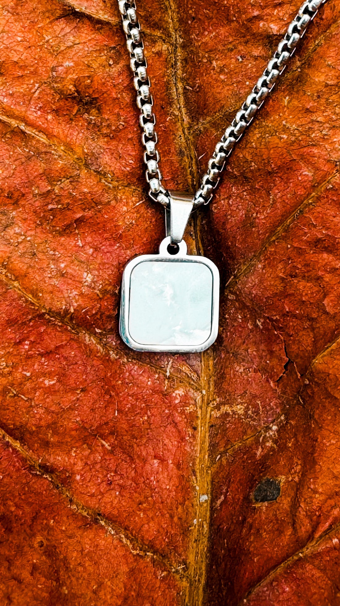 Box pendant finest