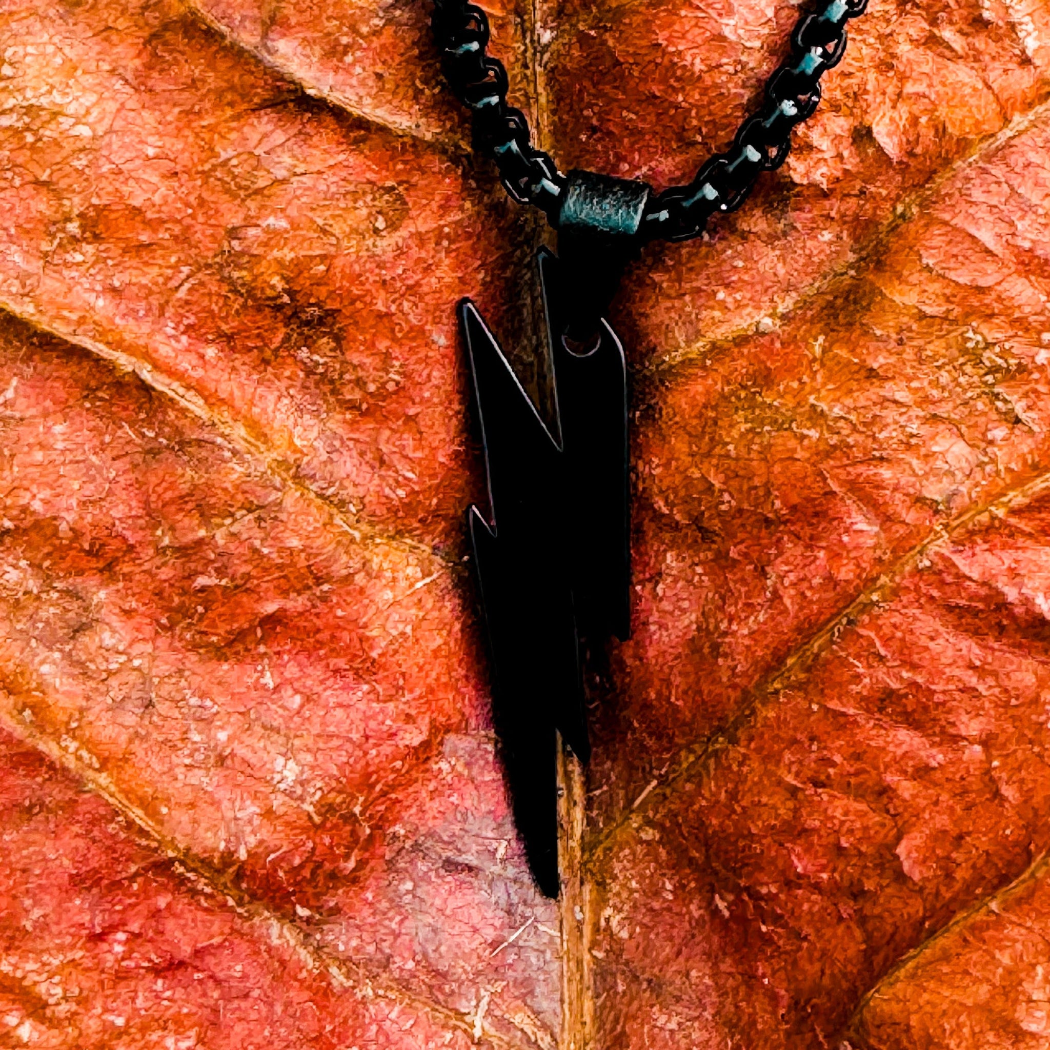 Lightning bolt pendant (black) - Finest Official
